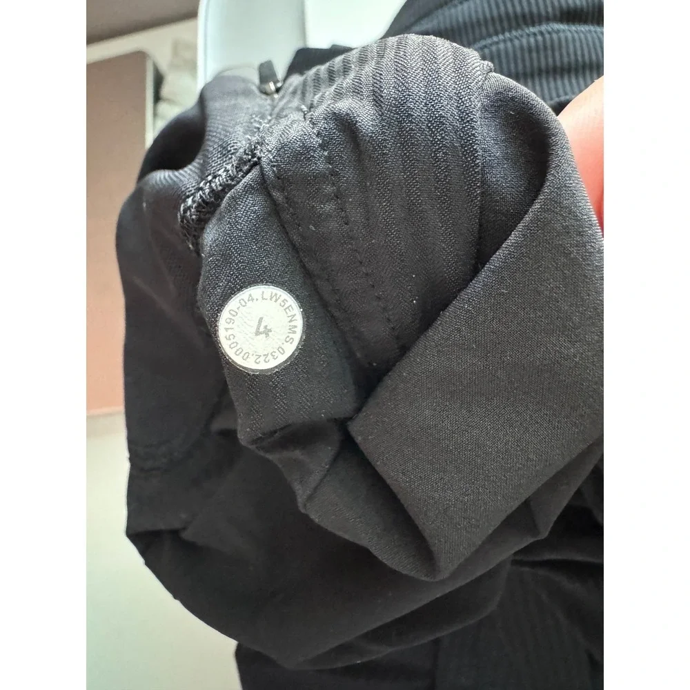 Lululemon Dance Studio Mid Rise Jogger 7/8 Black Athletic Pants Womens 4
